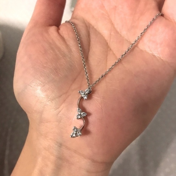 ITALIAN Sterling Silver Trio Lotus Necklace - Picture 5 of 7